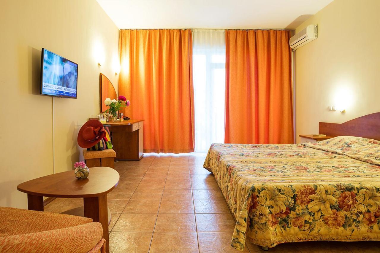 Ljuljak Hotel Sables d'or Extérieur photo