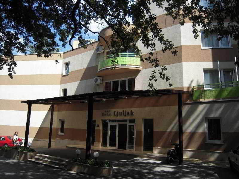 Ljuljak Hotel Sables d'or Extérieur photo